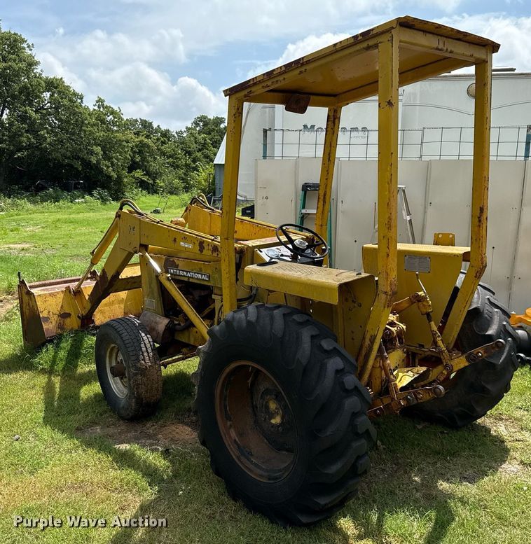 image for item HI9288 International 3444 tractor