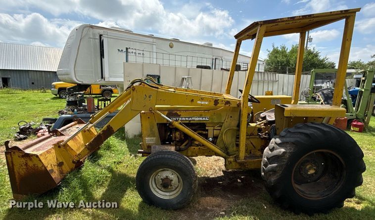 image for item HI9288 International 3444 tractor