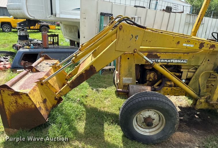 image for item HI9288 International 3444 tractor