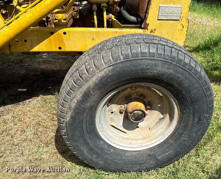 image for item HI9288 International 3444 tractor