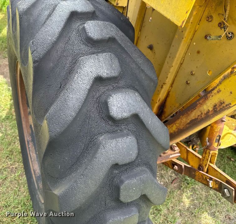 image for item HI9288 International 3444 tractor