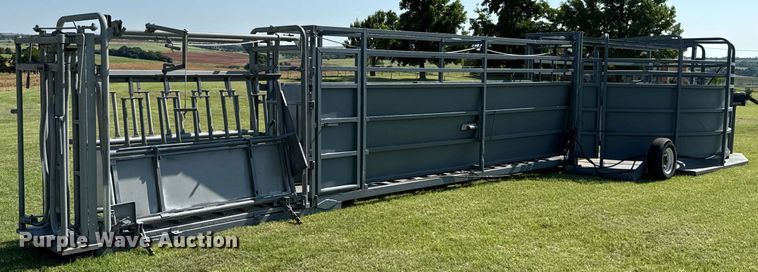 image for item HI9289 Molly Mfg. P-Tub livestock chute