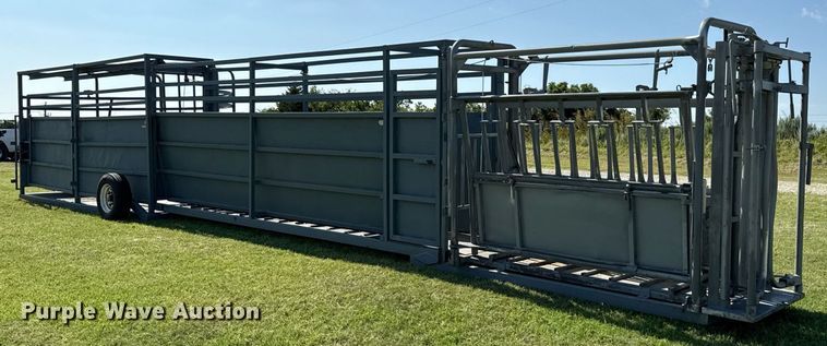 image for item HI9289 Molly Mfg. P-Tub livestock chute