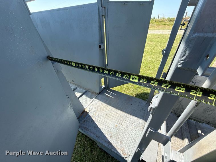 image for item HI9289 Molly Mfg. P-Tub livestock chute