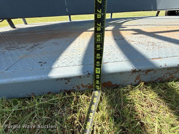 image for item HI9289 Molly Mfg. P-Tub livestock chute