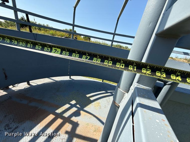 image for item HI9289 Molly Mfg. P-Tub livestock chute