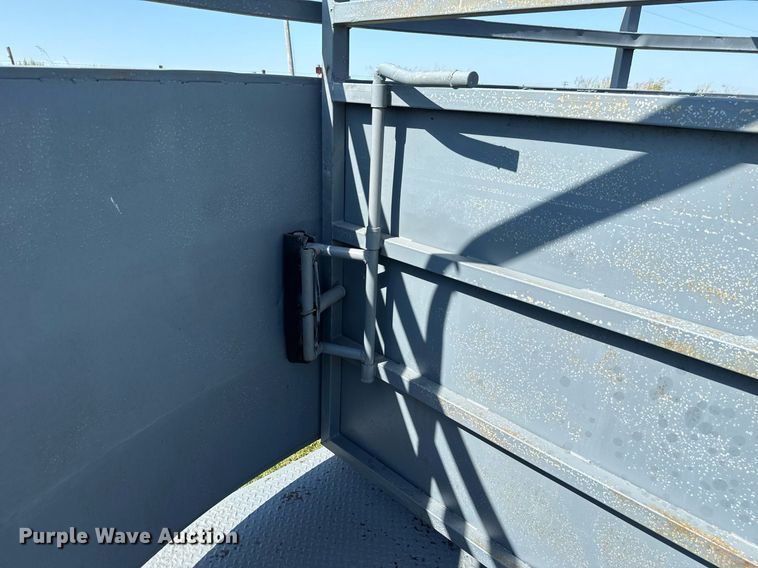 image for item HI9289 Molly Mfg. P-Tub livestock chute