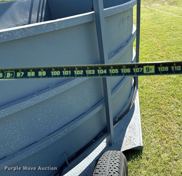 image for item HI9289 Molly Mfg. P-Tub livestock chute