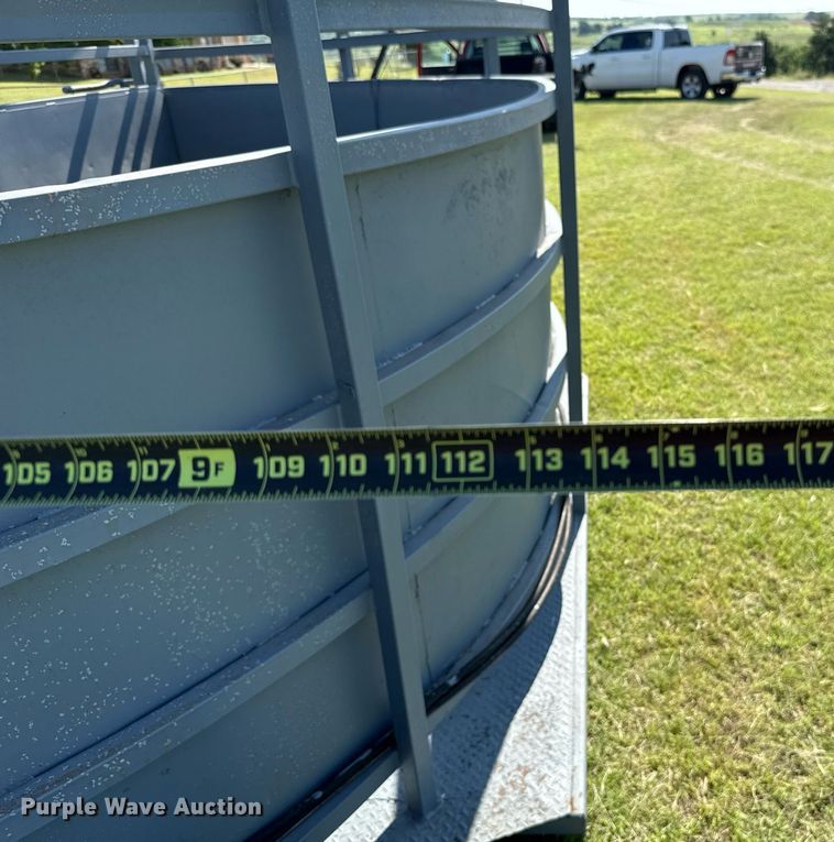 image for item HI9289 Molly Mfg. P-Tub livestock chute