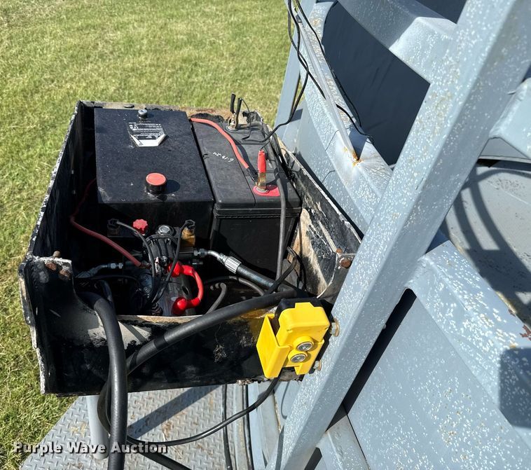 image for item HI9289 Molly Mfg. P-Tub livestock chute