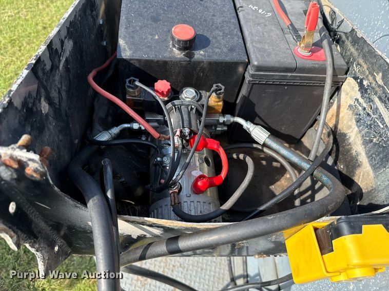 image for item HI9289 Molly Mfg. P-Tub livestock chute