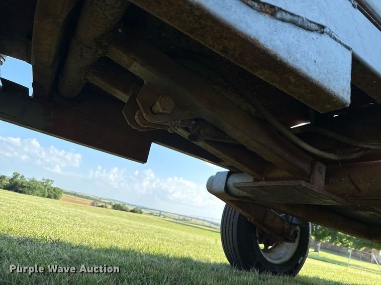 image for item HI9289 Molly Mfg. P-Tub livestock chute