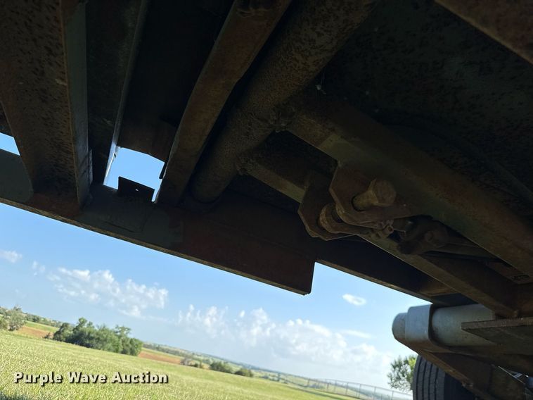 image for item HI9289 Molly Mfg. P-Tub livestock chute