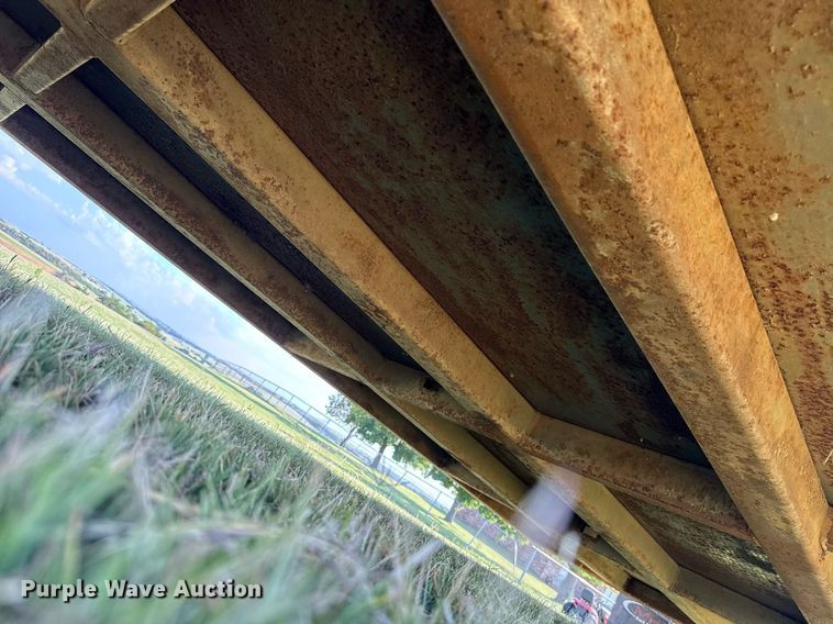 image for item HI9289 Molly Mfg. P-Tub livestock chute