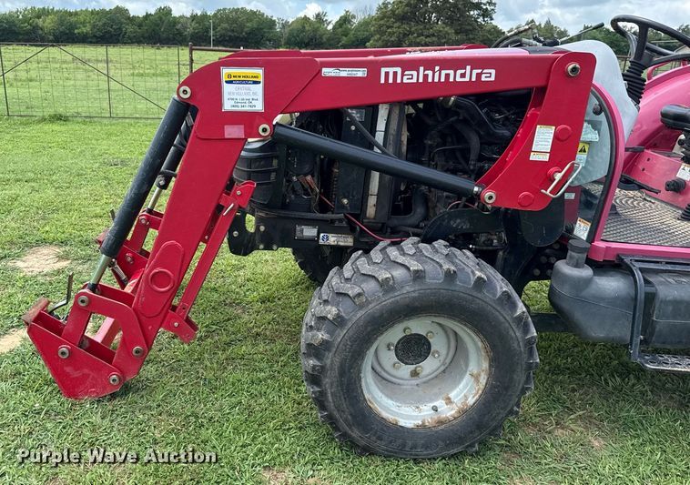 image for item HI9347 2015 Mahindra 2555 HST 