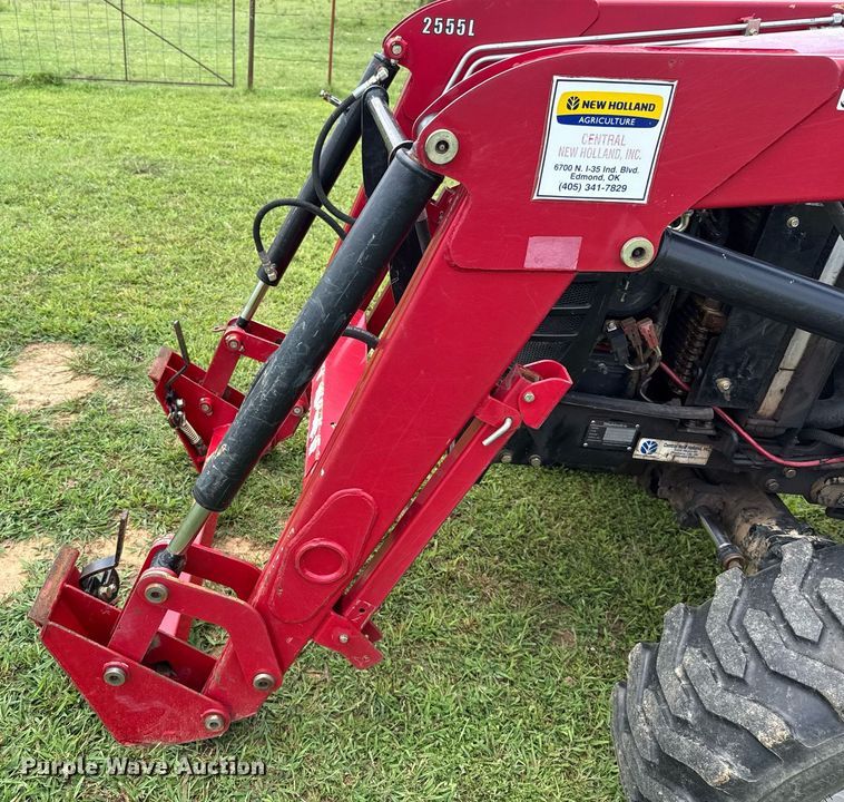 image for item HI9347 2015 Mahindra 2555 HST 