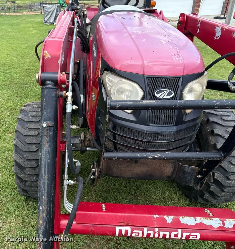 image for item HI9347 2015 Mahindra 2555 HST 