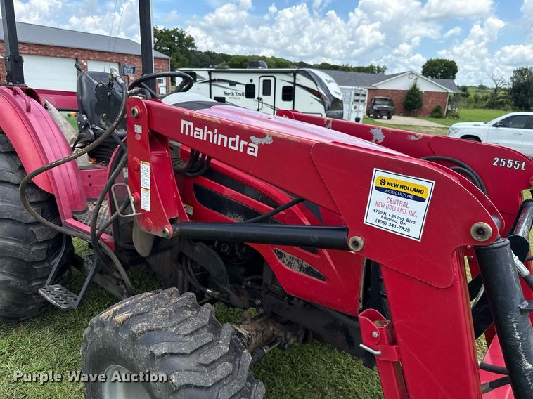 image for item HI9347 2015 Mahindra 2555 HST 