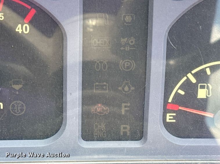 image for item HI9347 2015 Mahindra 2555 HST 