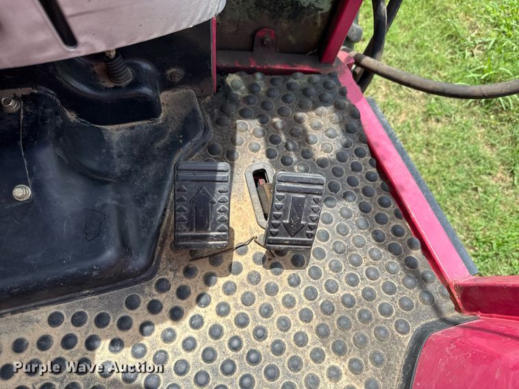 image for item HI9347 2015 Mahindra 2555 HST 