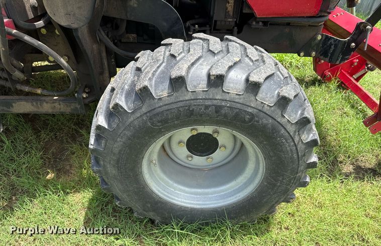 image for item HI9347 2015 Mahindra 2555 HST 