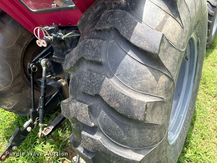 image for item HI9347 2015 Mahindra 2555 HST 