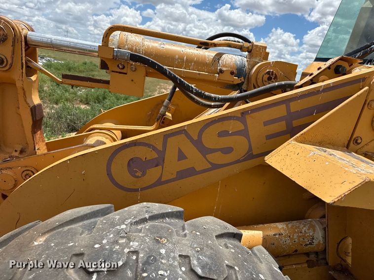 image for item KI9176 1995 Case 721B wheel loader