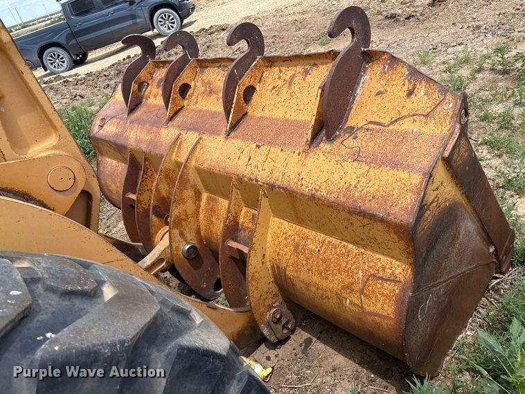 image for item KI9176 1995 Case 721B wheel loader