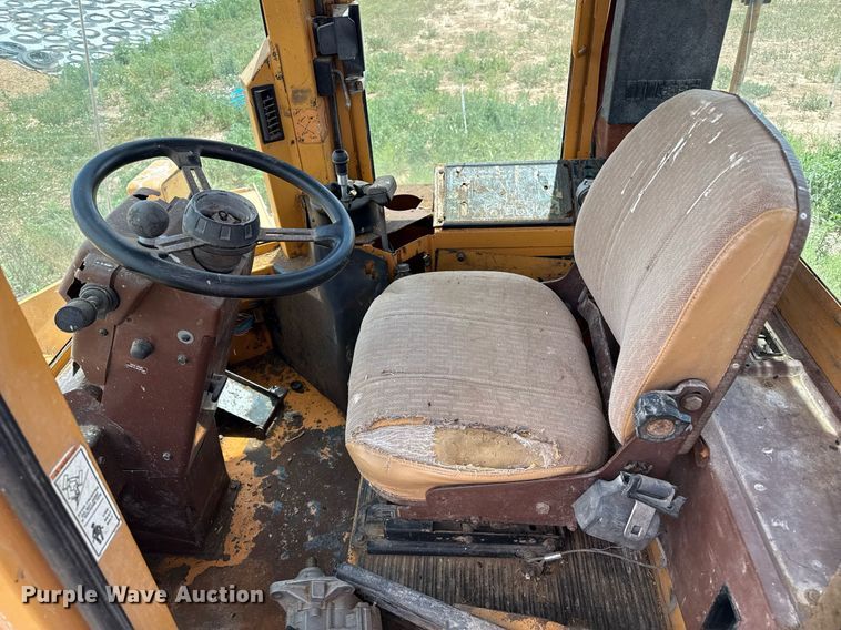 image for item KI9176 1995 Case 721B wheel loader