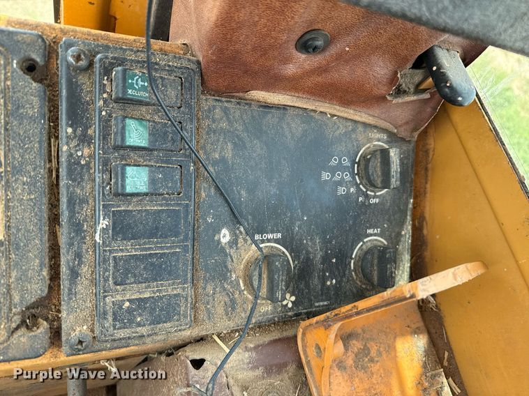 image for item KI9176 1995 Case 721B wheel loader