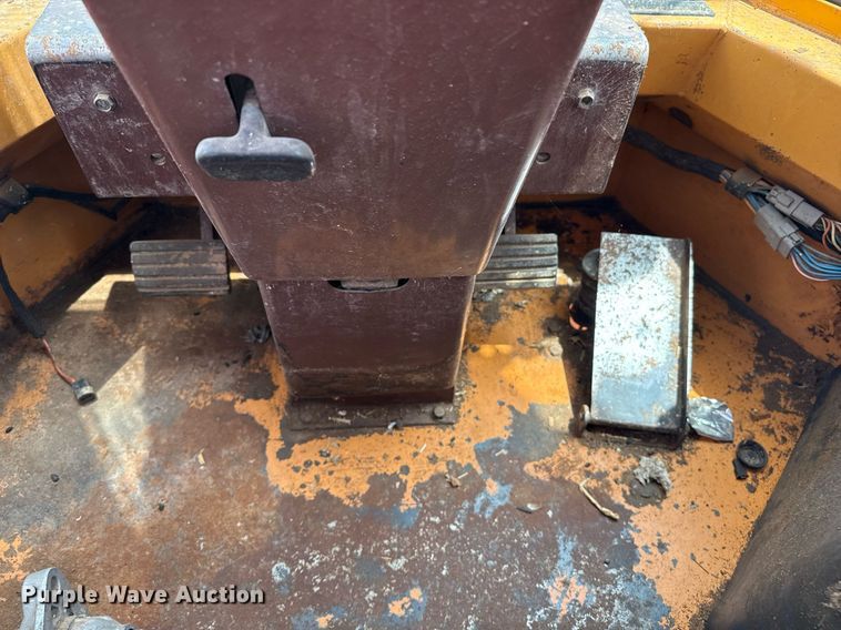 image for item KI9176 1995 Case 721B wheel loader