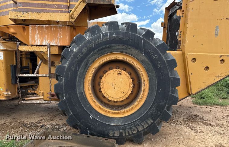 image for item KI9176 1995 Case 721B wheel loader