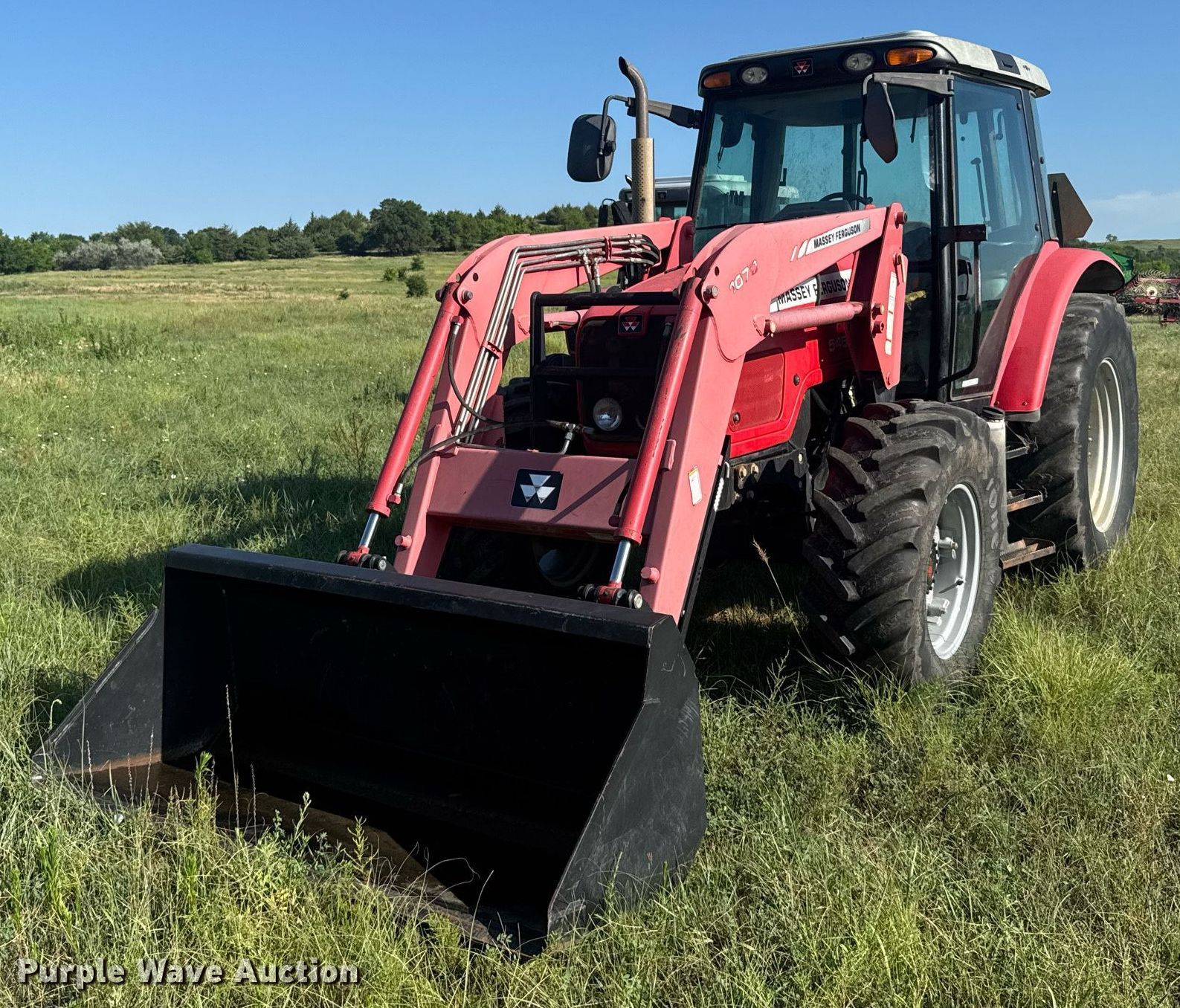 Massey Ferguson 5455 MFWD tractor in Bennington, KS | Item