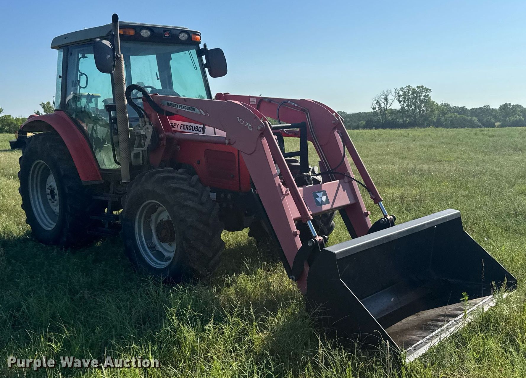 Massey Ferguson 5455 MFWD tractor in Bennington, KS | Item