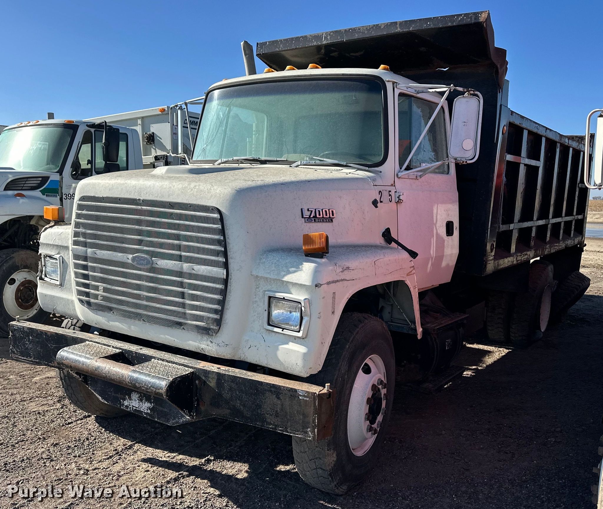 1994 Ford L7000 dump truck in Satanta, KS | Item ER8370 for