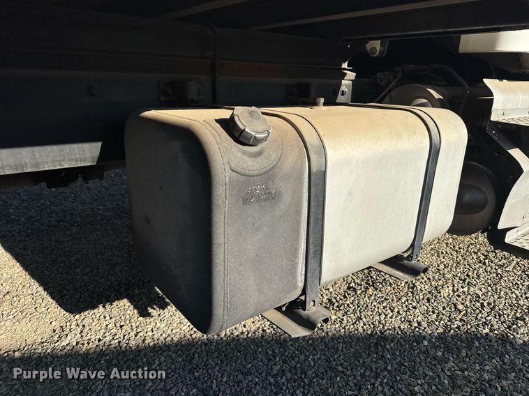 image for item DH8629 2013 Freightliner Business Class M2 box truck