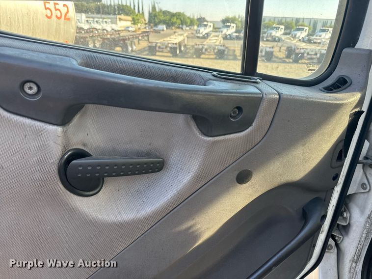 image for item DH8629 2013 Freightliner Business Class M2 box truck