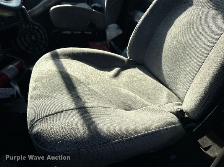 image for item DH8629 2013 Freightliner Business Class M2 box truck