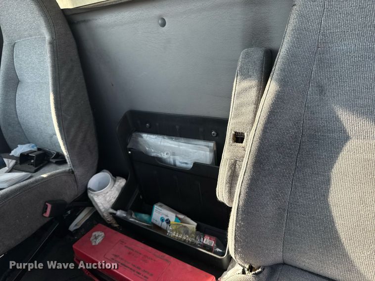 image for item DH8629 2013 Freightliner Business Class M2 box truck