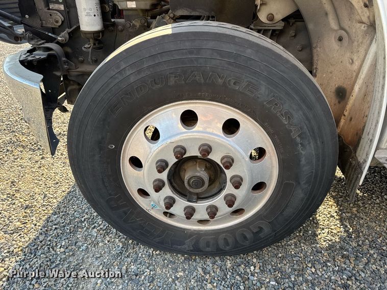 image for item DH8629 2013 Freightliner Business Class M2 box truck