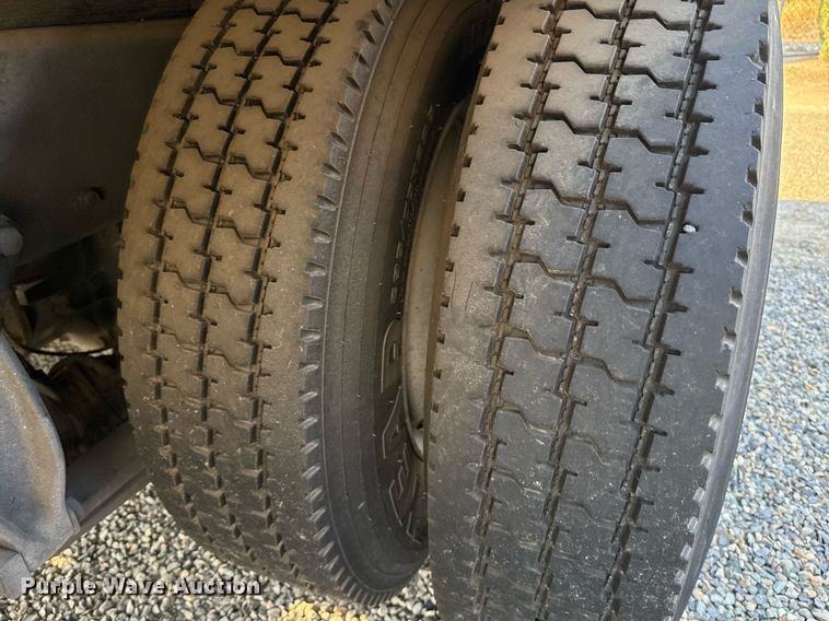 image for item DH8629 2013 Freightliner Business Class M2 box truck