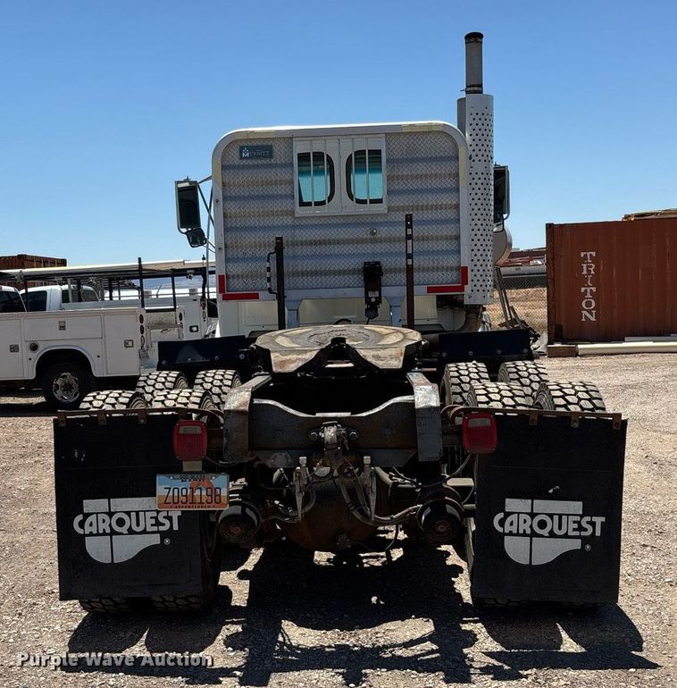 image for item DH8655 1997 Ford LT9501 semi truck