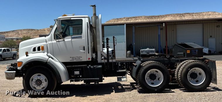 image for item DH8655 1997 Ford LT9501 semi truck