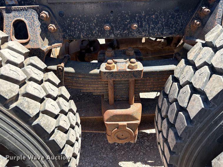 image for item DH8655 1997 Ford LT9501 semi truck