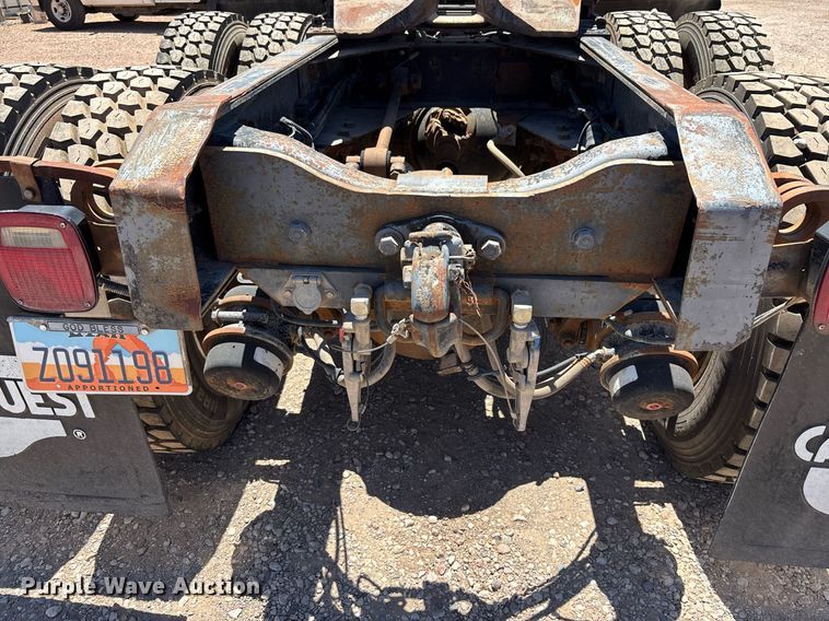 image for item DH8655 1997 Ford LT9501 semi truck