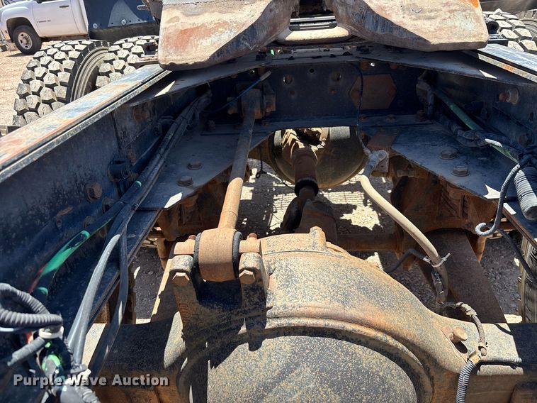 image for item DH8655 1997 Ford LT9501 semi truck