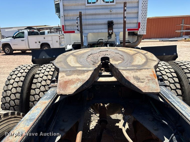 image for item DH8655 1997 Ford LT9501 semi truck