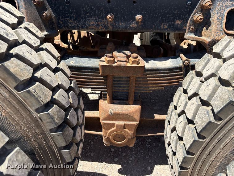 image for item DH8655 1997 Ford LT9501 semi truck