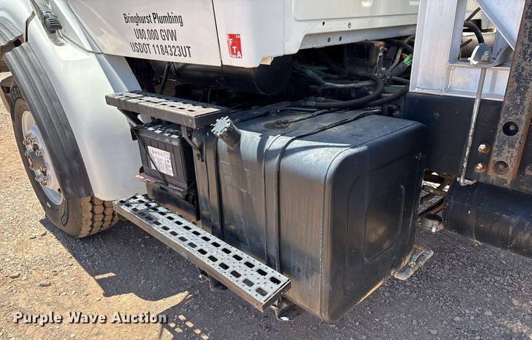 image for item DH8655 1997 Ford LT9501 semi truck