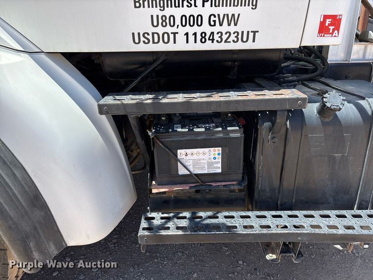 image for item DH8655 1997 Ford LT9501 semi truck